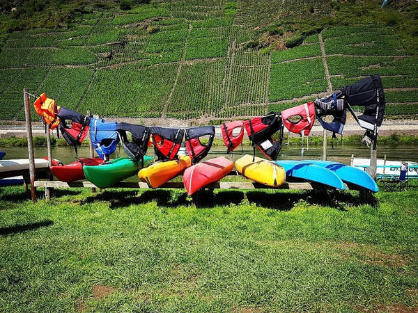 Kanu-Tagestour auf der Mosel (1 Kind)